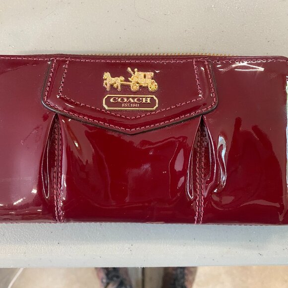 New! COACH Red Patent Leather Wallet with Pink Interior - Picture 1 of 4